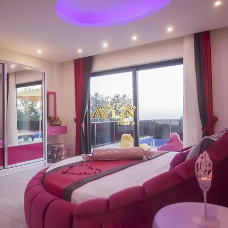Super Luxury Five Star With Private Pool *