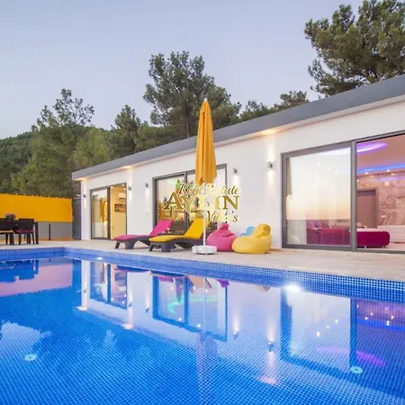 Villa Super Luxury Five Star With Private Pool